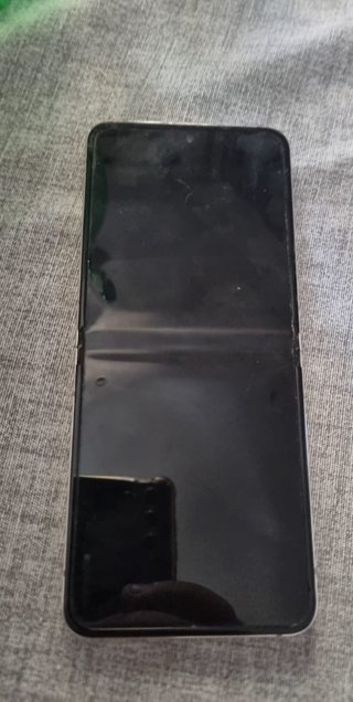Samsung Z Flip5 per pezzi di ricambio
