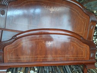 Cama de madera estilo clásico 1.35