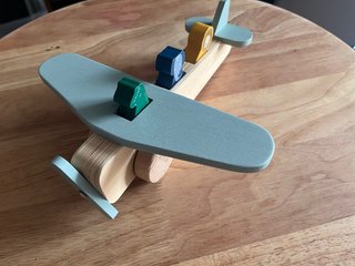 Avión de madera Trixie