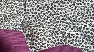 Top cuello alto sin mangas estampado