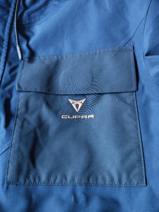 Chaqueta Impermeable CUPRA COMO NUEVA. ORIGINAL.