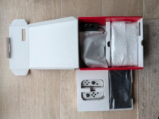 Nintendo Switch OLED Blanca + Accesorios