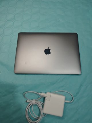MacBook Air(9.1) 13" i5 8GB 512GB  batería nueva