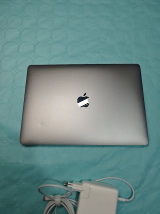 MacBook Air(9.1) 13" i5 8GB 512GB  batería nueva
