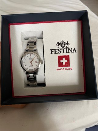 Reloj Festina plateado y blanco