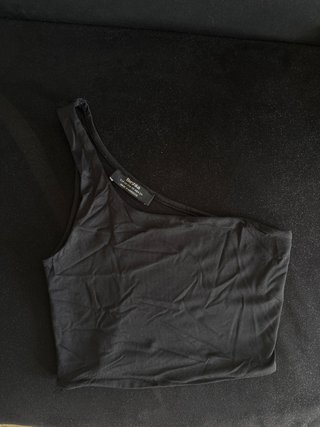 Top Negro Asimétrico Bershka Talla XS