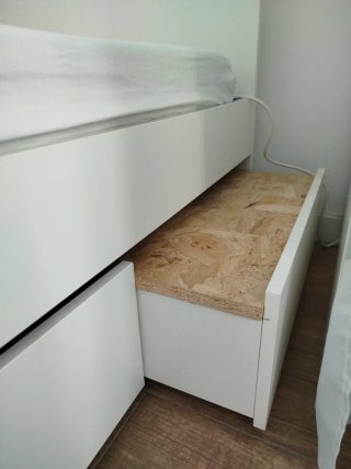 Cama Diván Blanca con Cajones