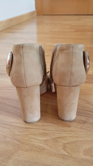 Botines Marciano de ante. Talla 37