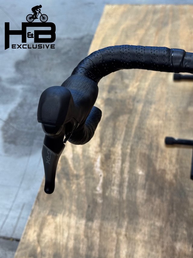 Giant Revolt Advanced 2 Carbon  Shimano GRX 2023