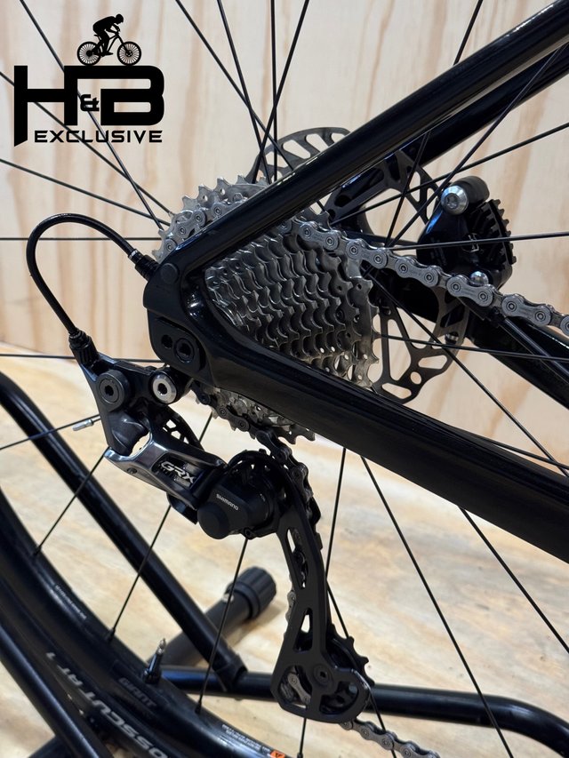 Giant Revolt Advanced 2 Carbon  Shimano GRX 2023