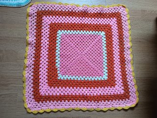 Lote 4 mantitas cuadrantes tapetes crochet vintage