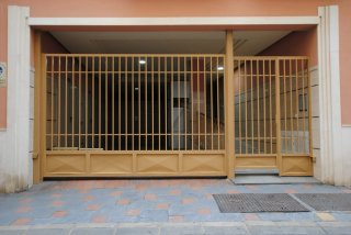 Se alquila amplia plaza de garaje en pleno centro