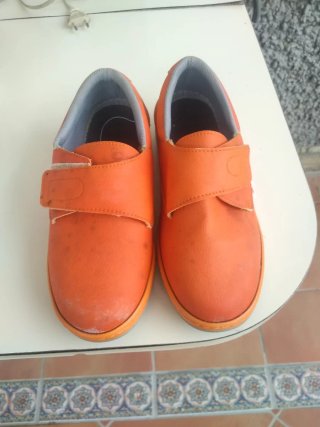 Zapatos de trabajo naranjas