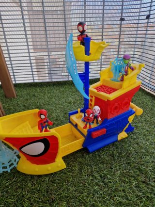 Barco Spidey y su Superequipo