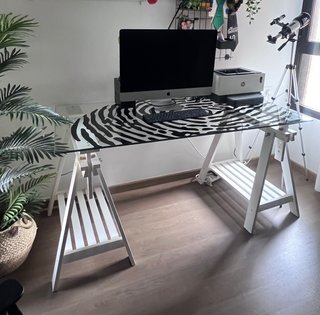 Mesa de Escritorio de Cristal con Caballetes
