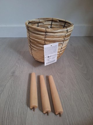 Macetero de Mimbre con Patas Desmontables