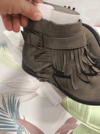 Botines Mustang Topo con Flecos