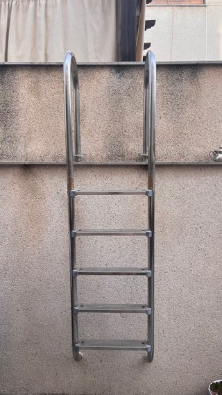 Escalera de Piscina Metálica 5 Peldaños. No envío
