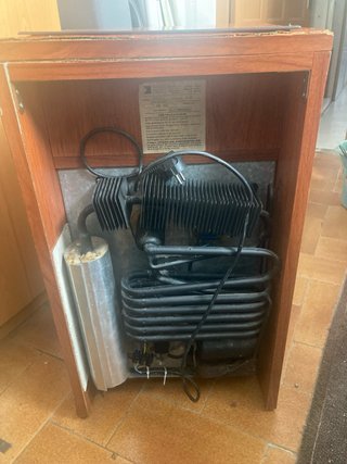 Nevera minibar pequeña buen dstado