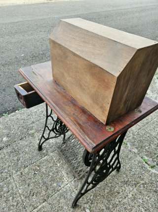Máquina de coser Singer de pedal (Año 1901)