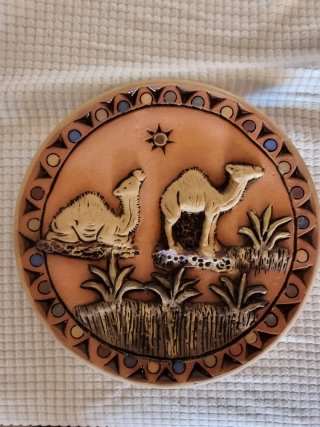 Piatto da Parete in Terracotta Intagliata