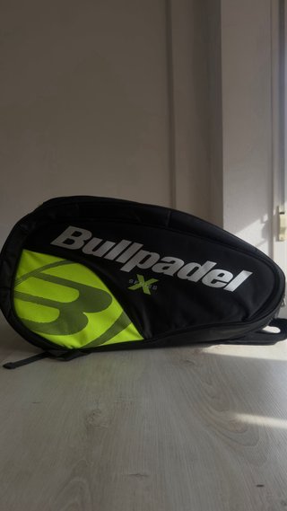 Equipación de Pádel: 5 Palas y 2 Paleteros