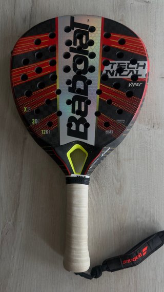 Equipación de Pádel: 5 Palas y 2 Paleteros