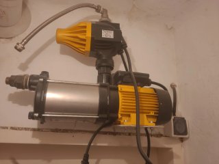 Bomba de agua con presostato