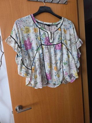 Camiseta H&M floral talla L