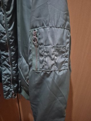 Cazadora Bomber Pull&Bear Verde