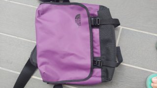 20 € Bolso The North Face morado chico chica