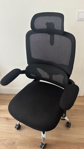 Silla de escritorio ergonómica negra