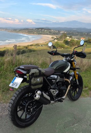 Triumph Scrambler 400 X Verde Mate.