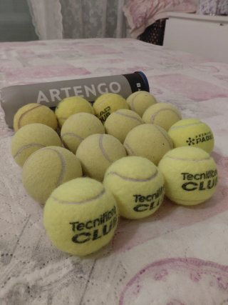 14 Pelotas de Pádel Tecnifibre y Artengo