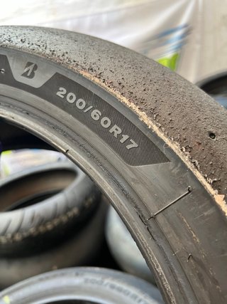 Neumático Slick Bridgestone Battlax V03