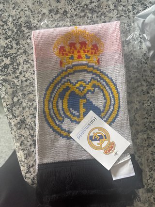 Bufanda Real Madrid Escudo Oficial