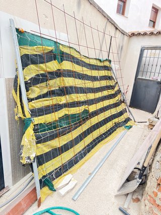 Valla obra y mallazo
