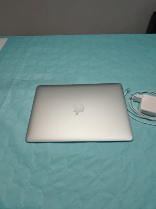MacBook Air 13 i7 8GB 256GB SSD - Batería Nueva
