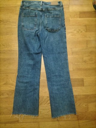 Pantalón vaquero Zara flare cropped talla 34