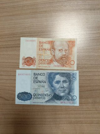 Lote 2 Billetes Antiguos 200 y 500 Pesetas