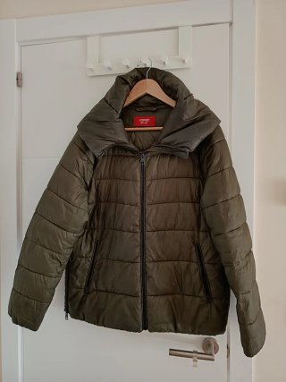 Chaqueta acolchada Esprit verde oliva