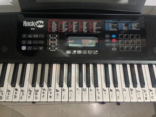 Piano Rockjam con soporte y pedal