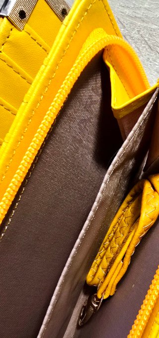 Billetero Cartera de Mano Amarillo