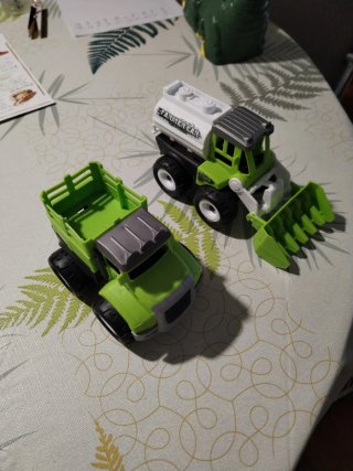 Set de 2 Camiones de Juguete