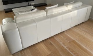 Sofá de piel sinterizada blanco moderno