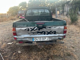 Mitsubishi L 200 2001