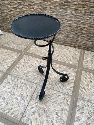Mesa auxiliar hierro forjado negra