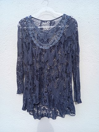 Blusa de Encaje Calada Azul Marino
