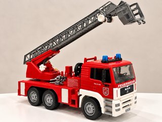 BRUDER MAN TGA Camión Bomberos Escalera 1:16