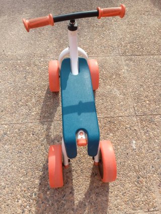 Correpasillos Decathlon 4 ruedas